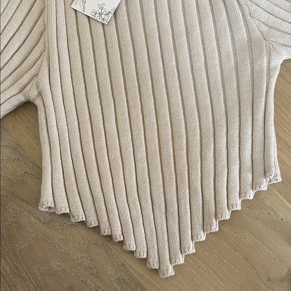 Beige Ribbed cropped Sweater - Picture 3 of 5